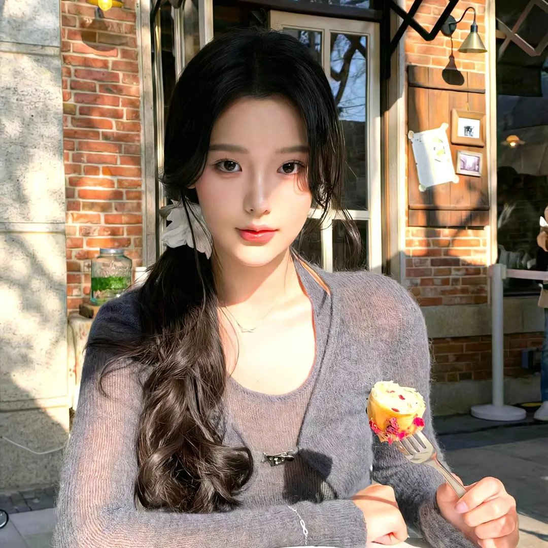 少女与海怪海报